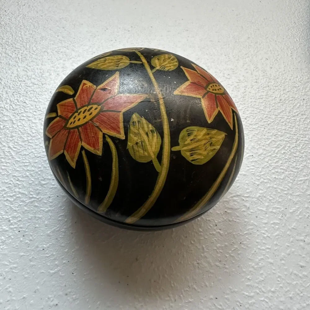 Vintage Folk Art Lacquerware Trinket Box Jewelry Storage Floral Design Display